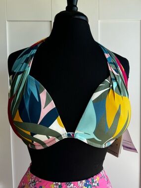 Tropical Print Halter Women’s Swim Top in Multicolor